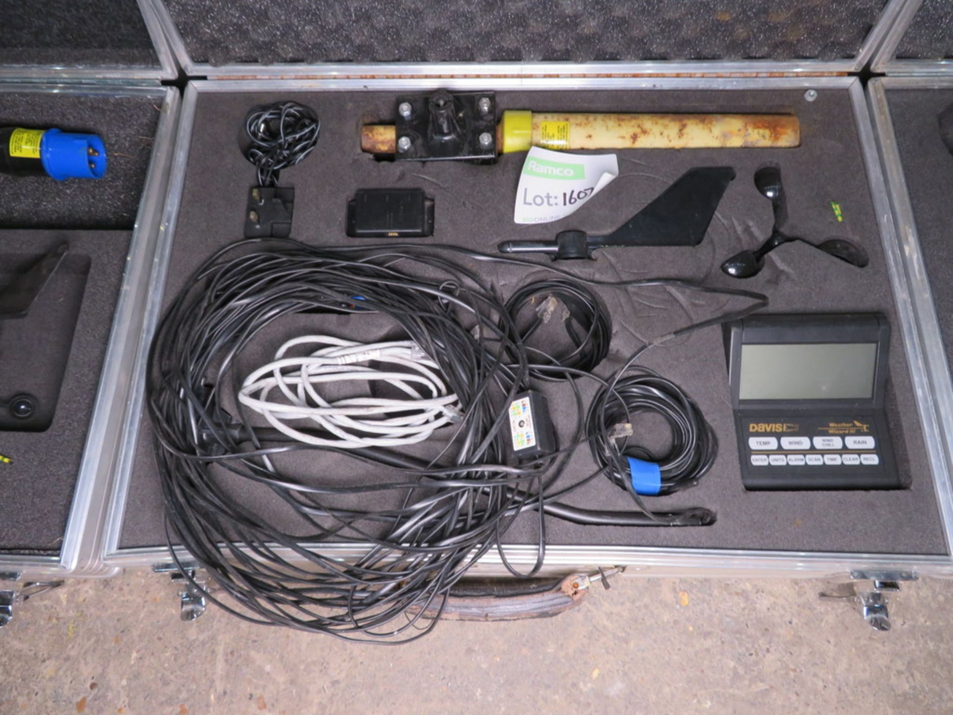 1 x Anemometer kit in case - see pictures for contents