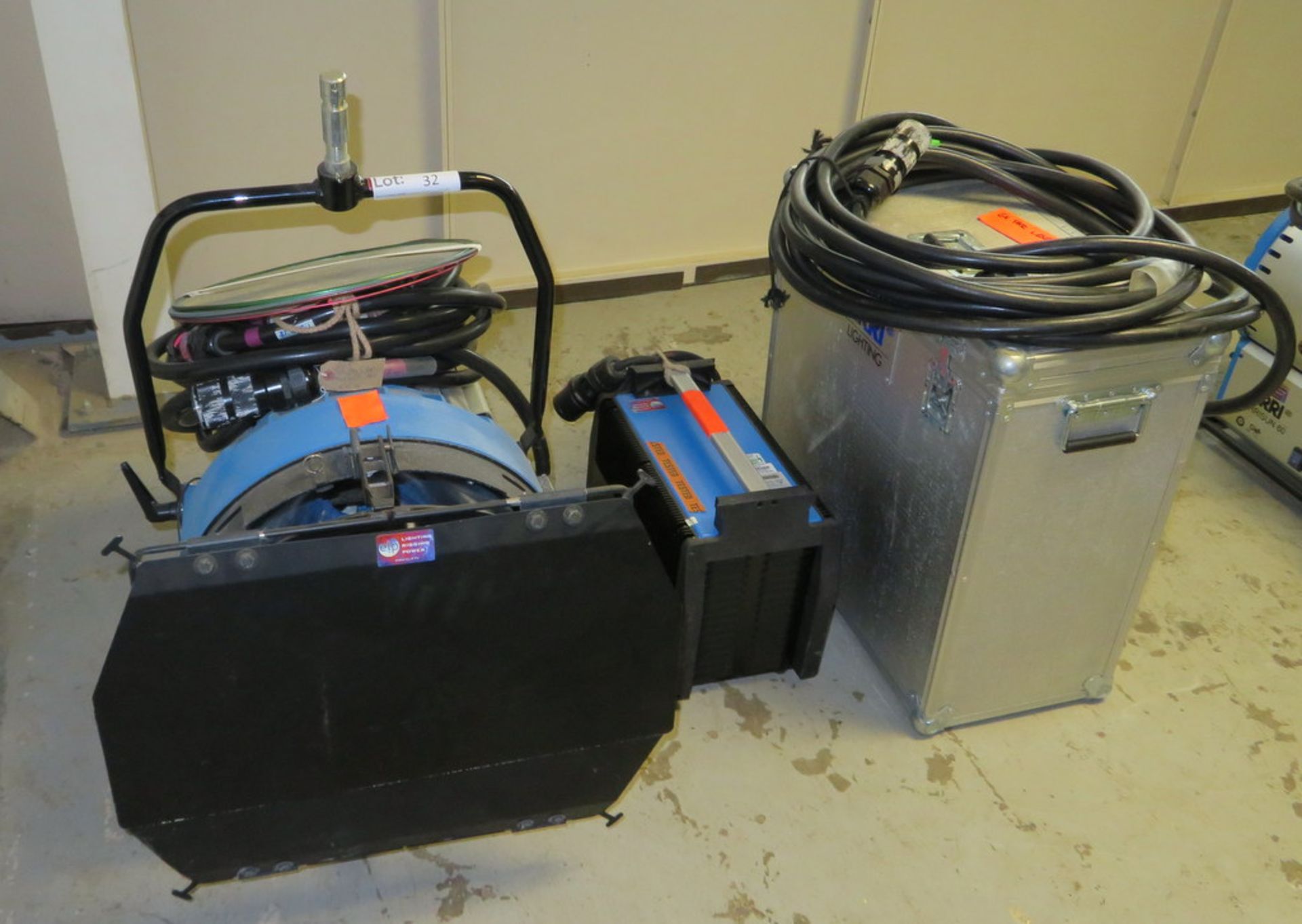 1 x Arrisun 6Kw MSR PAR Kit c/w electronic ballast, header cable, lenses & scrims - Image 2 of 8