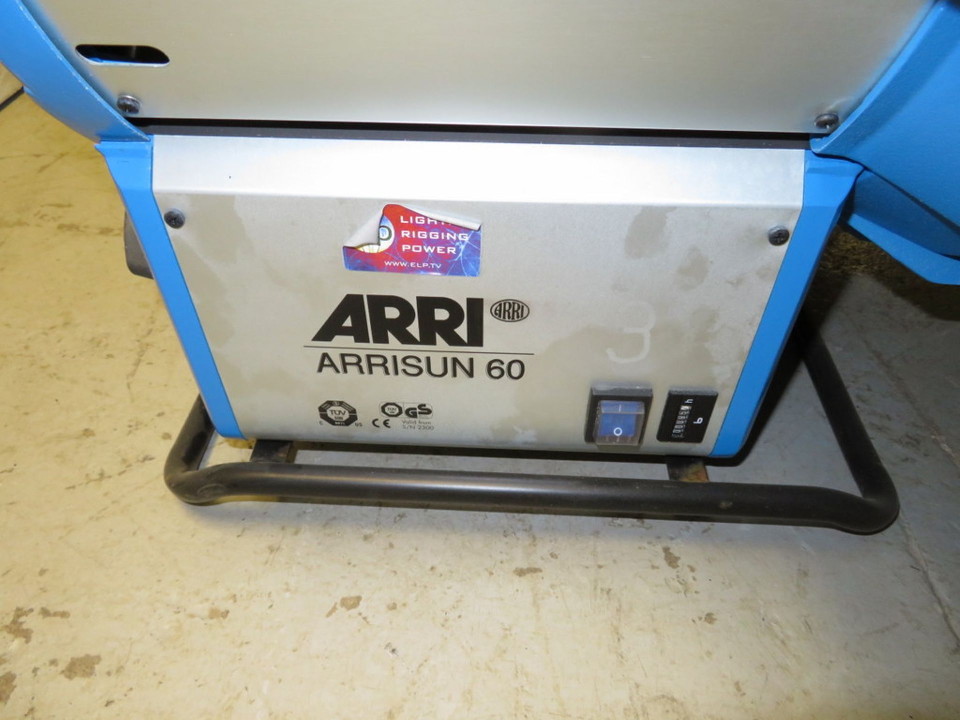 1 x Arrisun 6Kw MSR PAR Kit c/w electronic ballast, header cable, lenses & scrims - Image 3 of 7