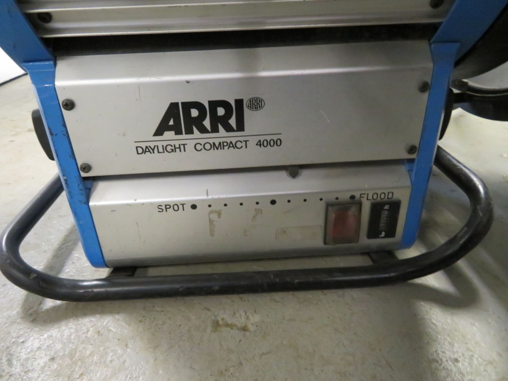 1 x Arri 4Kw MSR fresnel kit c/w, header cable (NO BALLAST) - Image 2 of 3