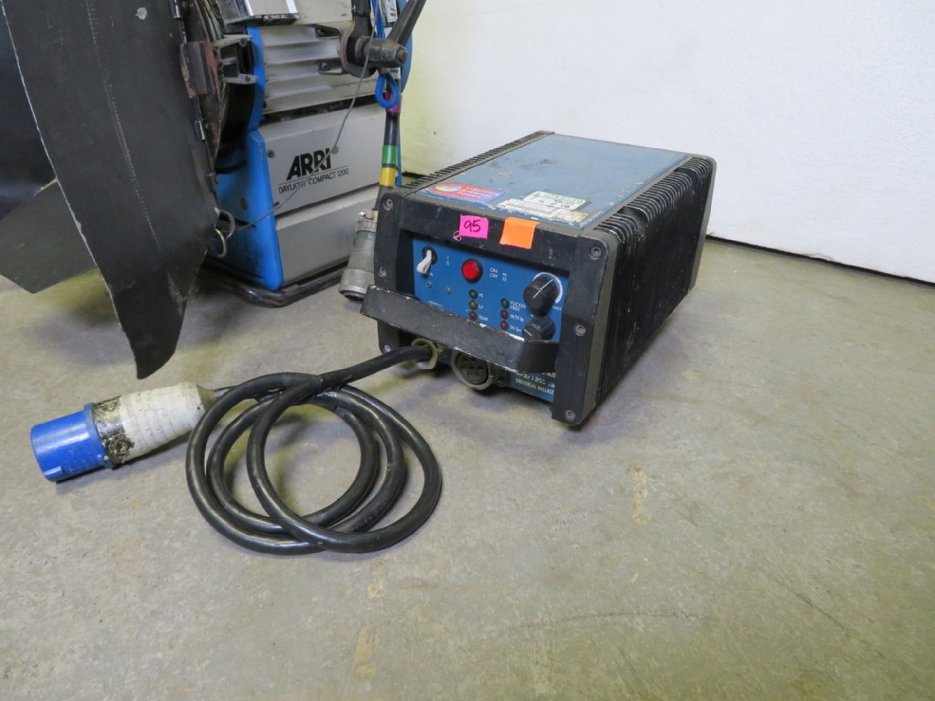 1 x Arri 1.2Kw MSR fresnel c/w electronic ballast & header cable - Image 4 of 5