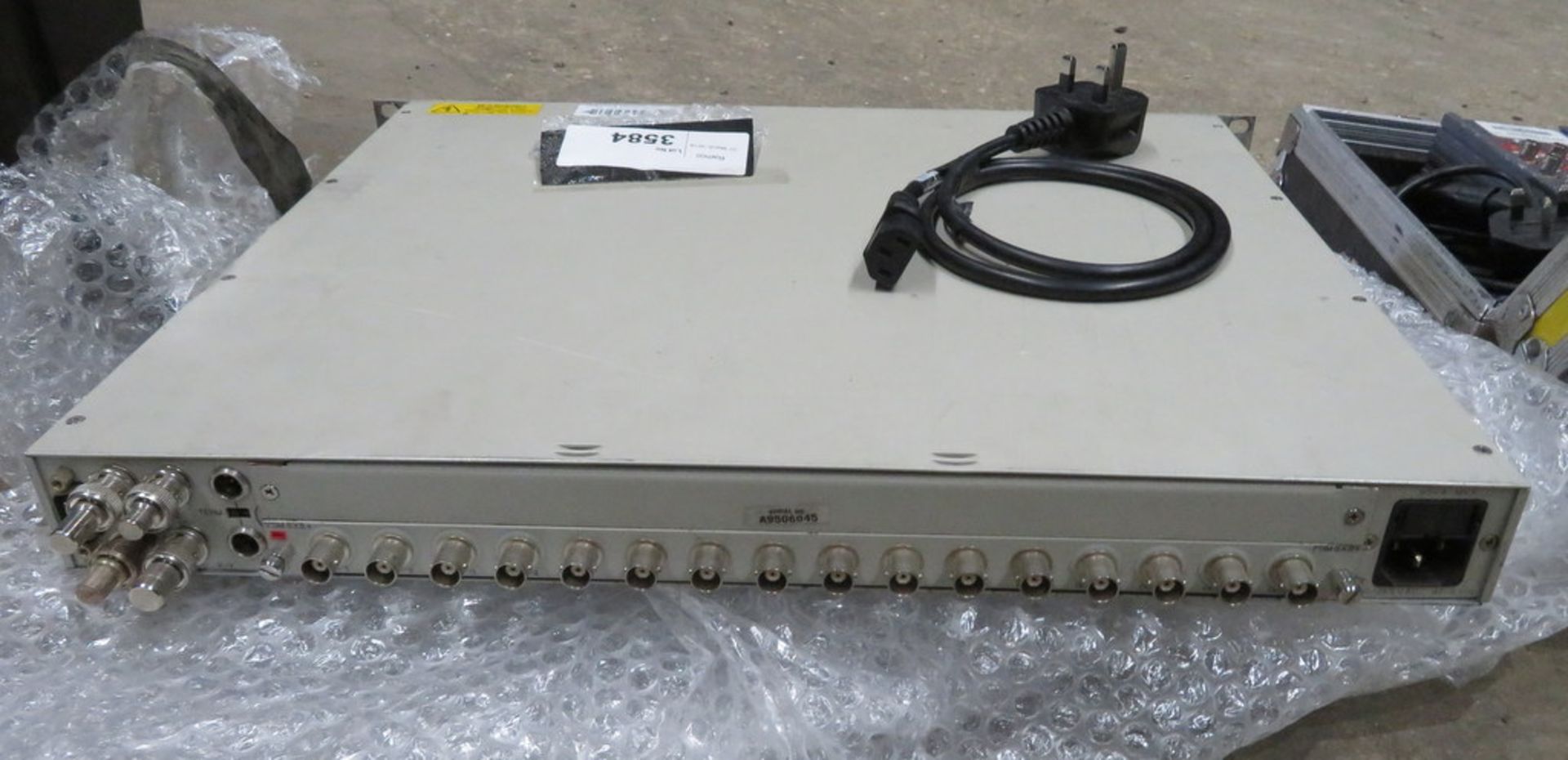 Hedco 8 x 8 Composite Video Router - Image 2 of 2