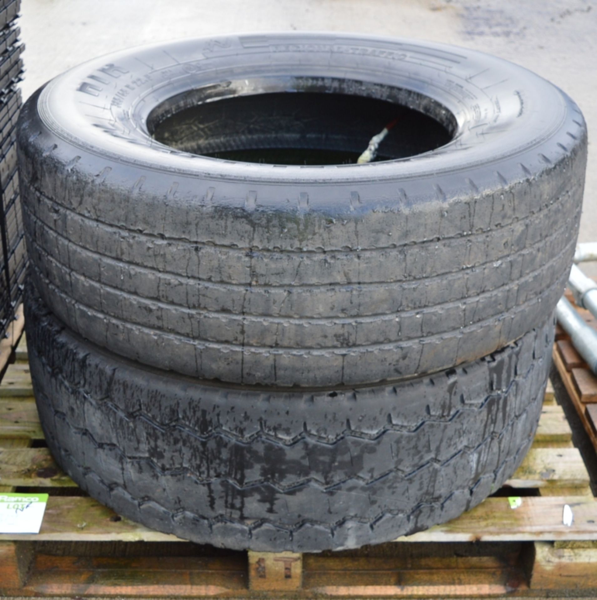 2x Used Tyres 385/65 R22.5