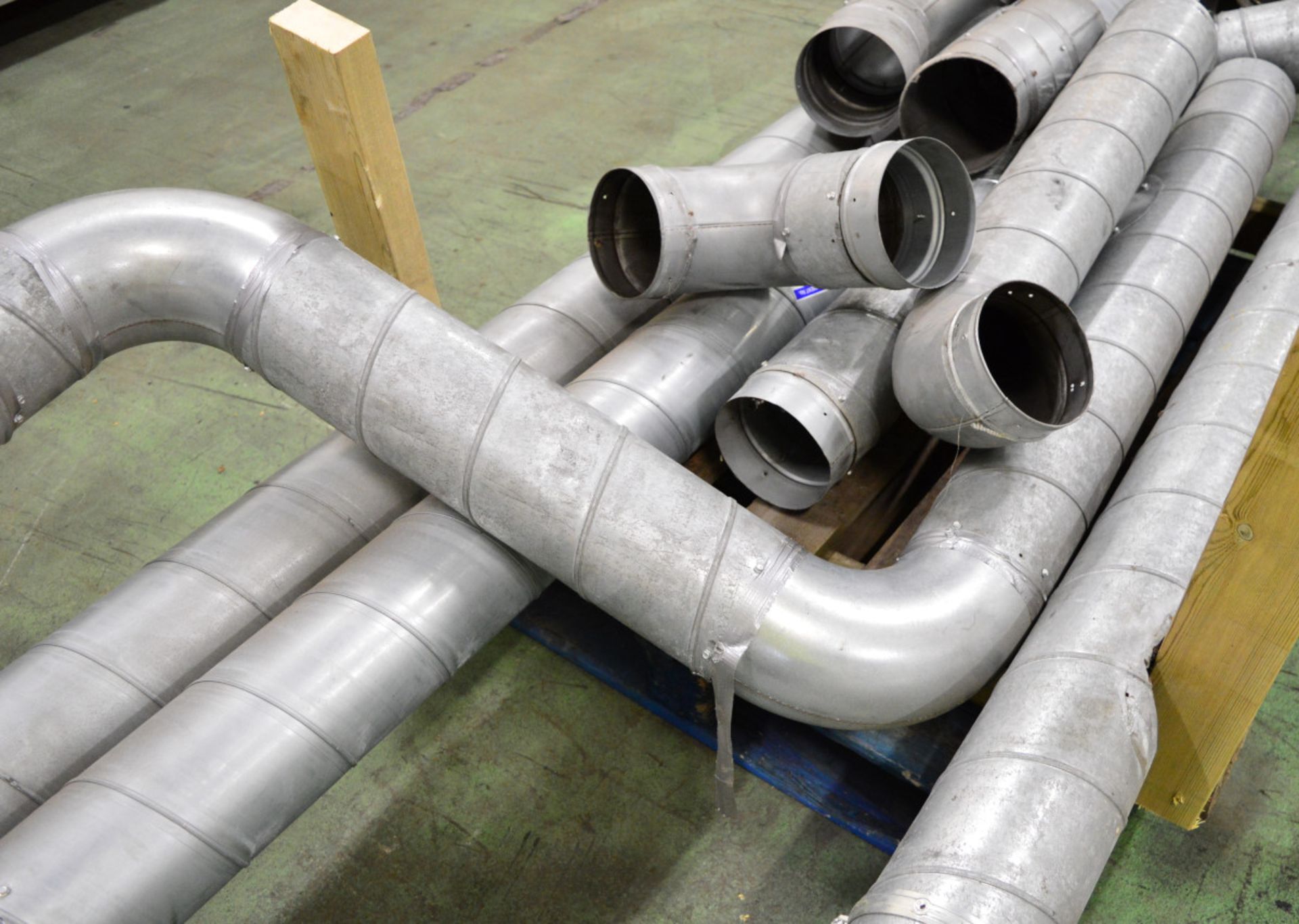 150mm / 6" Spiral Ducting & Fittings. Approx 10m Total. - Image 3 of 3