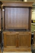 Wooden TV Entertainment Centre Cabinet - £5+VAT loading applied to this lot