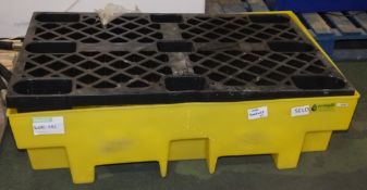 EcoSpill plastic pallet - Please note there will be a loading fee of £5 on this item