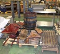 Heavy Duty apple press - £5+VAT loading applied to this lot - Please note there will be a