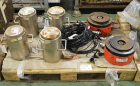4x Straightpoint Load Cells WN1300TC with Cables. 2x Hydraulic Levelling/Lifting Rams with