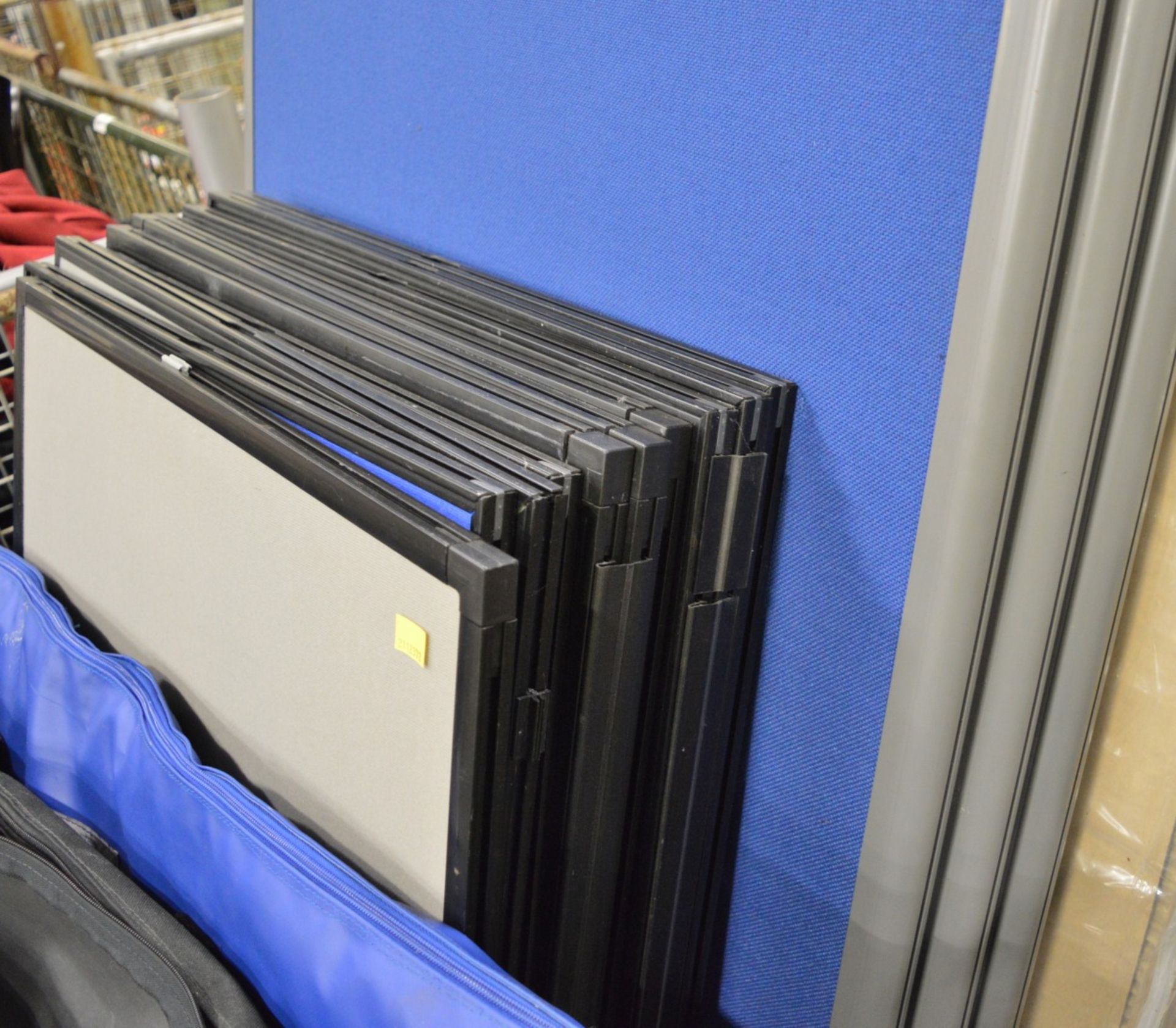 4x Notice Boards 1400mm x 800mm, 10x Notice Boards 900mm x 600mm, 3x Easels in Carry Bags - Image 2 of 2