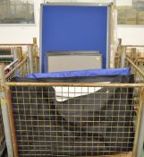 4x Notice Boards 1400mm x 800mm, 10x Notice Boards 900mm x 600mm, 3x Easels in Carry Bags