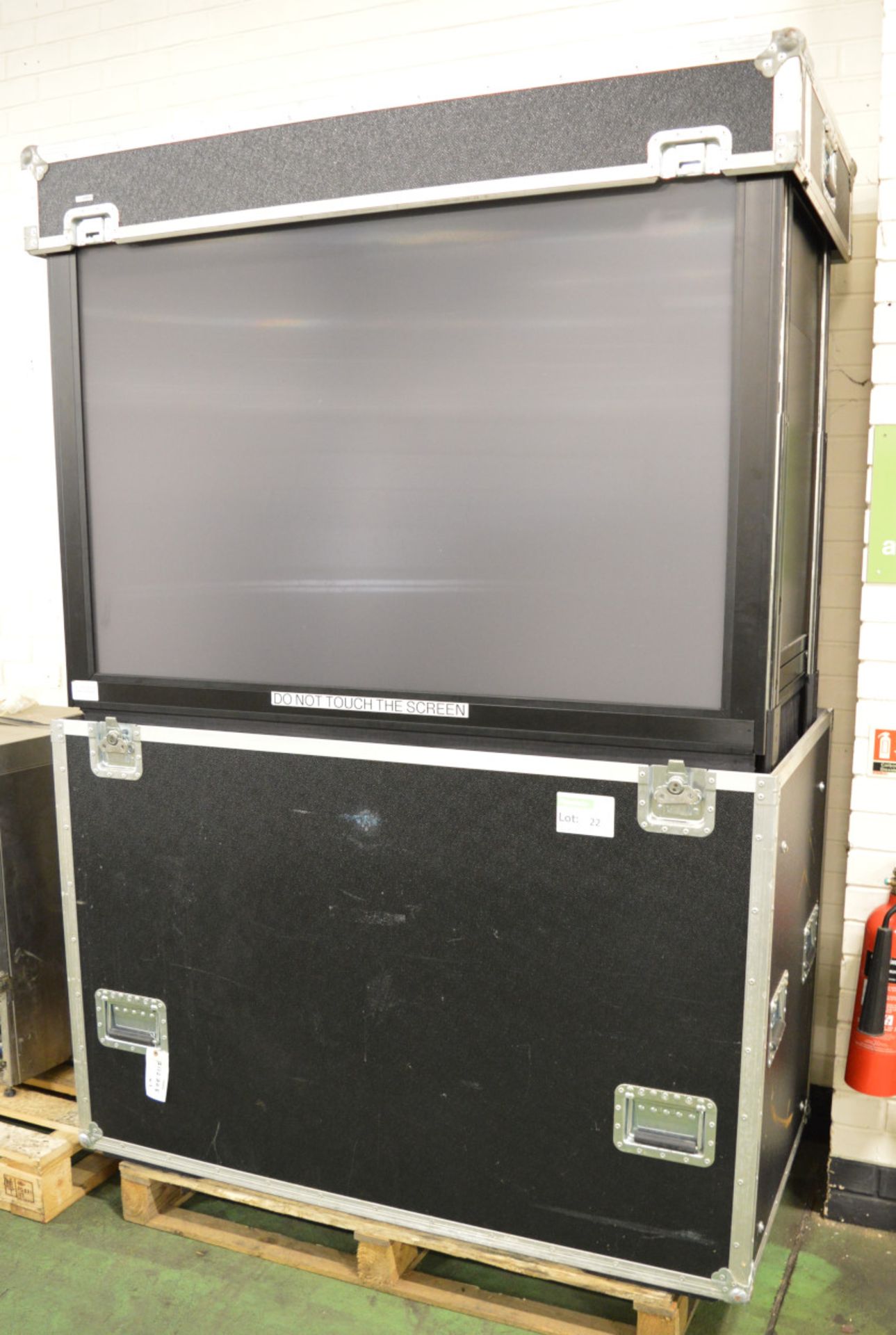Portable Projection Screen in Carry Case - 2050mm high x 1440mm x 760mm deep