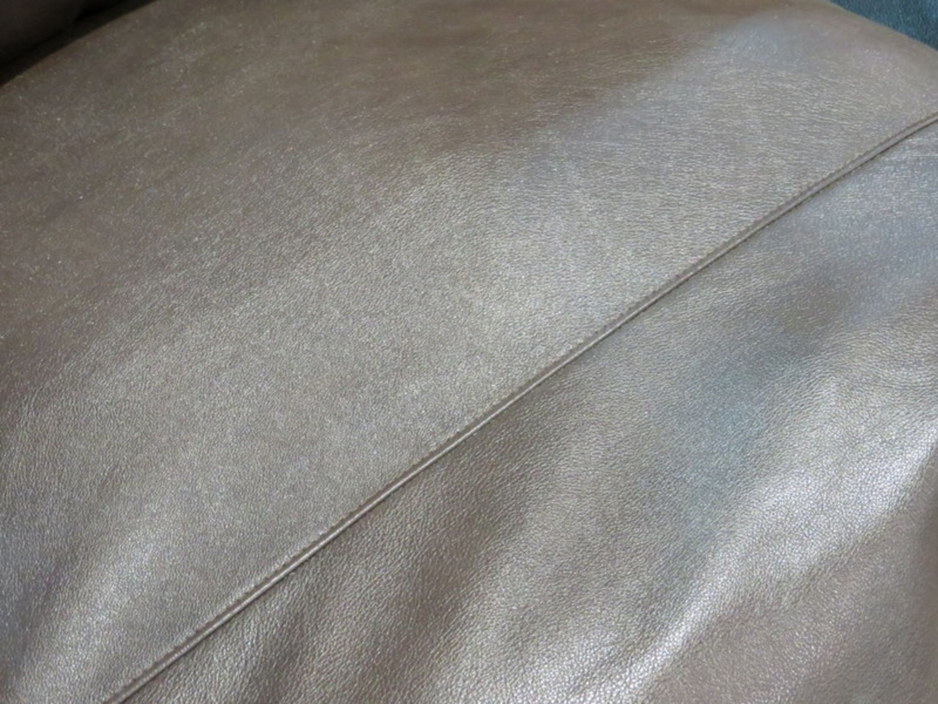 3 Seater Miracle brown 100% leather sofa. New in factory wrapping - 2200 x 970mm (LxD) - Image 4 of 4
