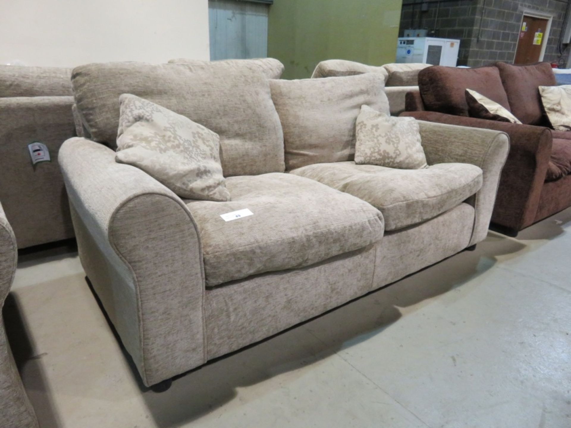 2 Seater beige sofa. Ex Display - 1760 x 860mm (LxD) - Bild 2 aus 3