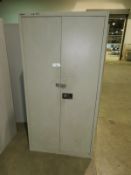 Bisley metal storage cabinet with adjustable shelf height (with key) - 910 x 400 x 1810mm