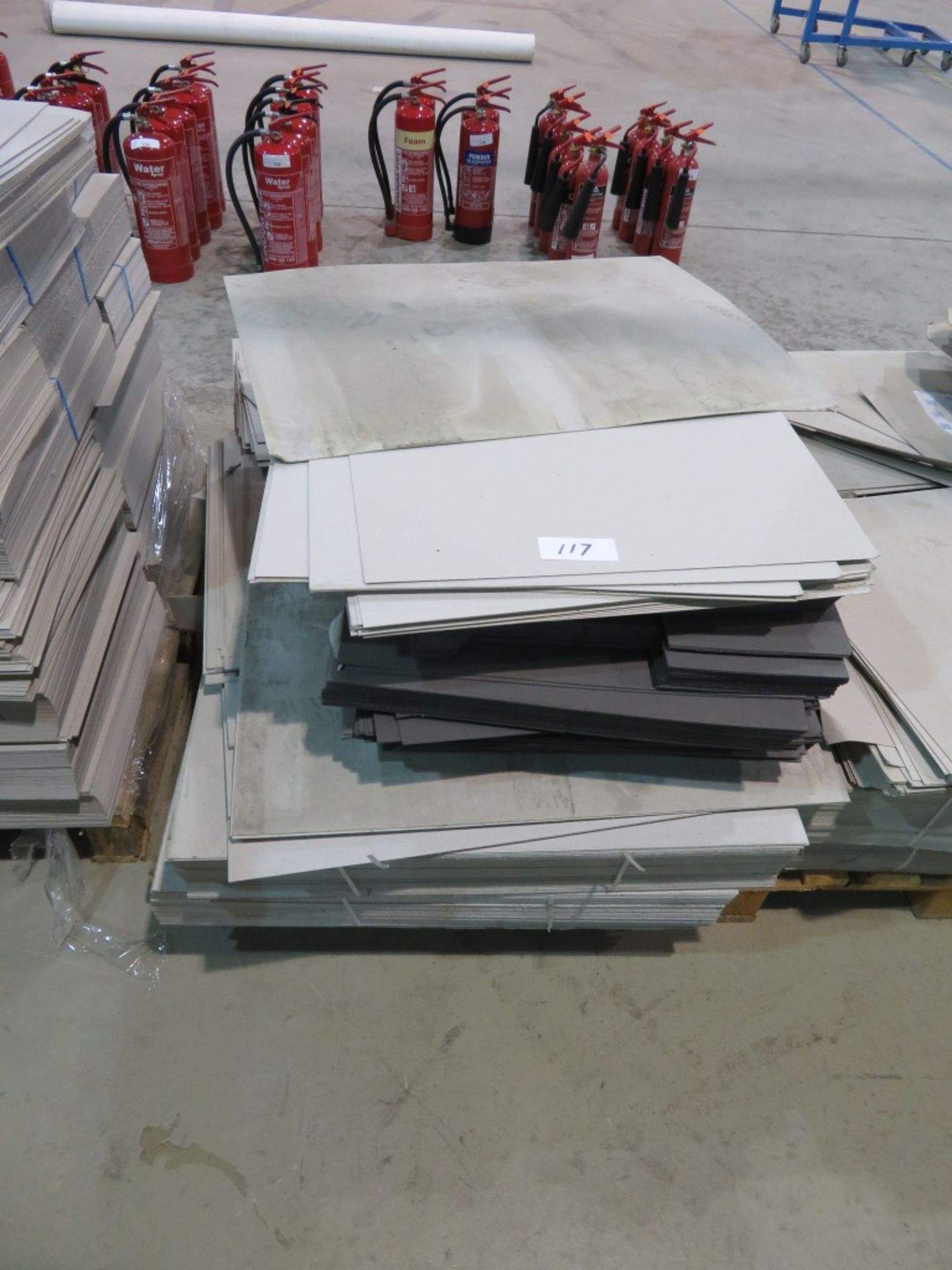 Manufacturing/Packing card x8 pallets - various sizes & cuts - Image 6 of 9