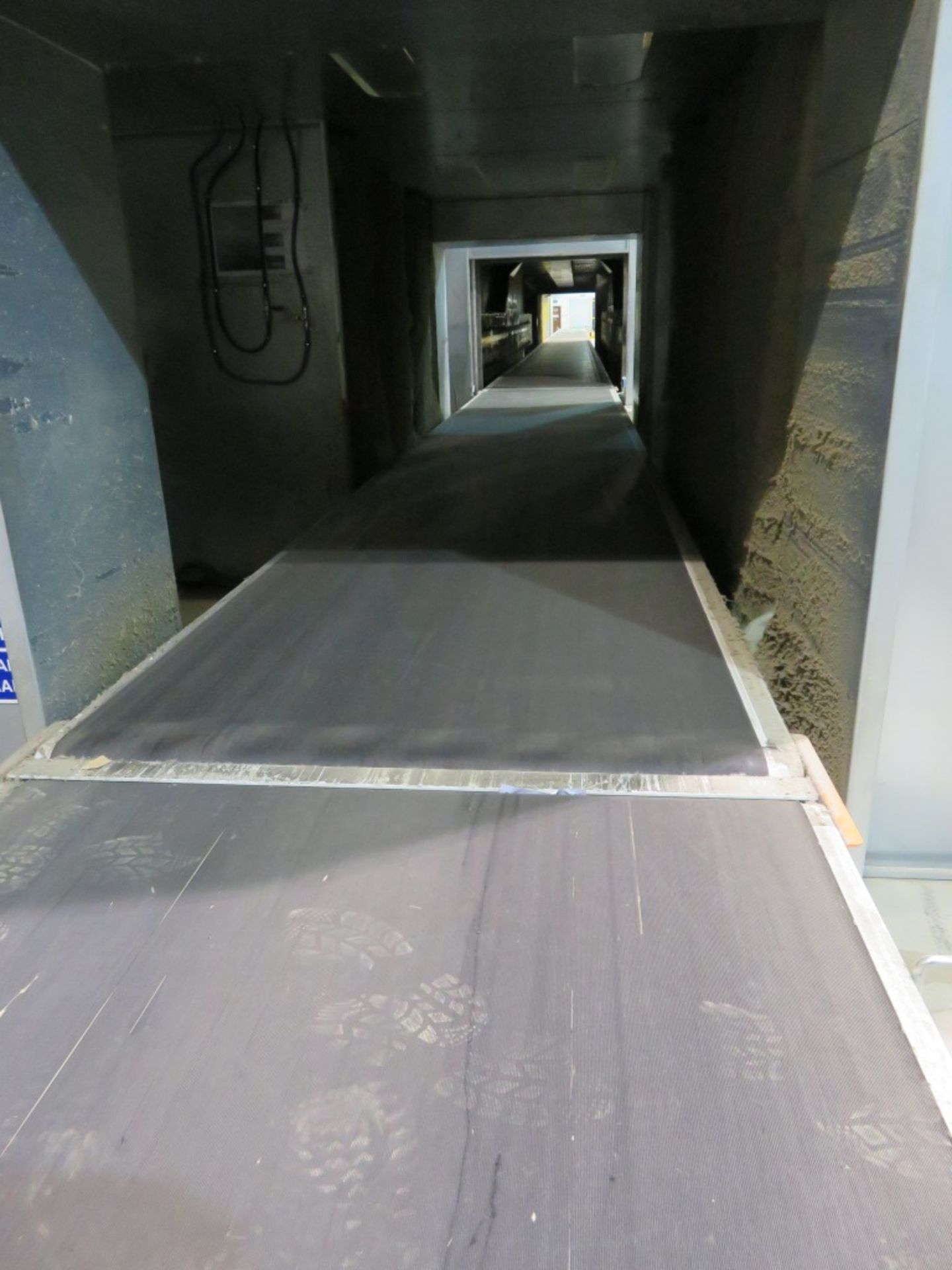 Portec open ended conveyour belt system - Belt width 1.2m (1.3m total width) 0.75m high - - Image 9 of 14