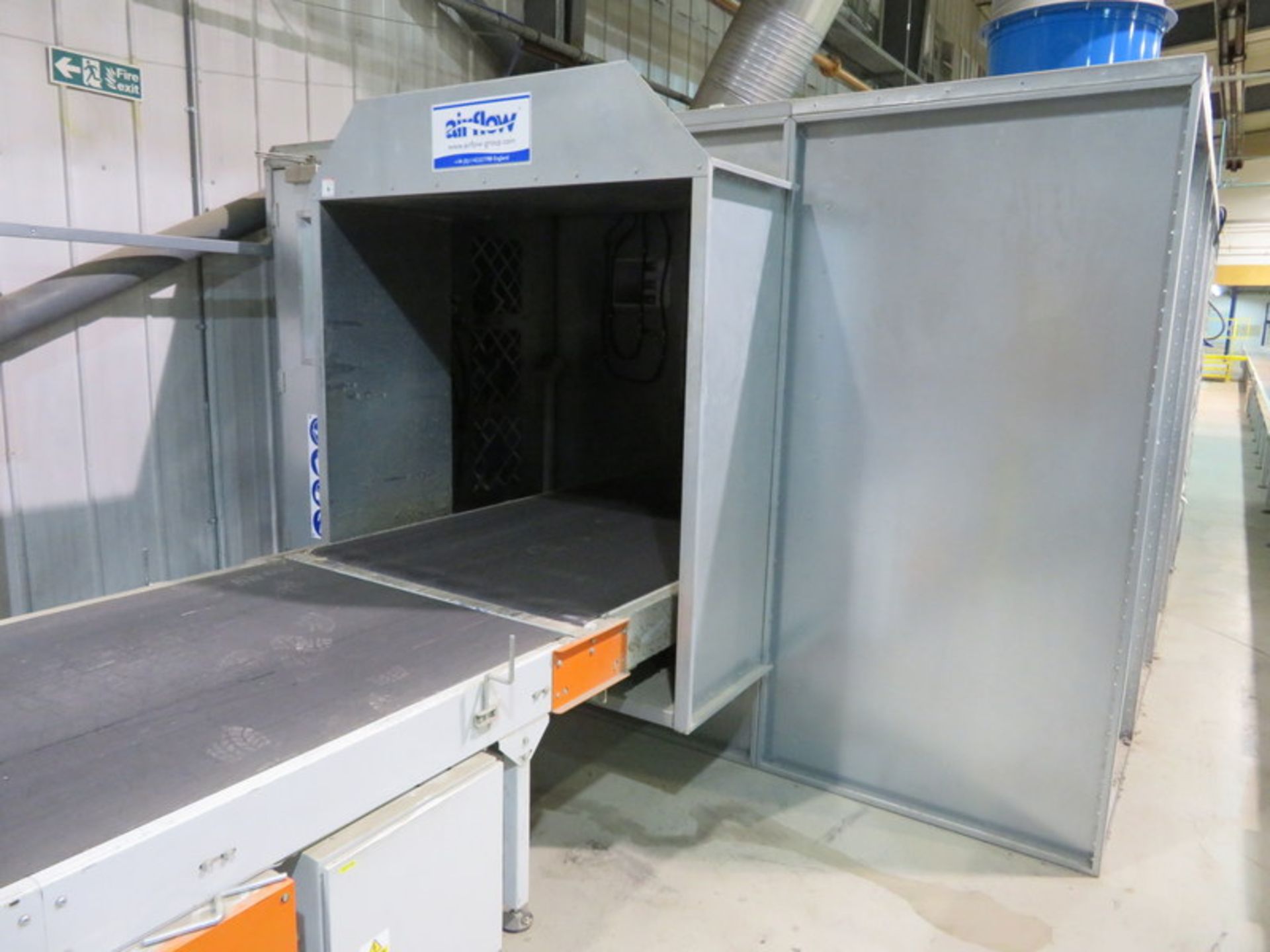 Airflow sectional twin sided spray application booth, to include 2x Kremlin HPA spray guns - Image 16 of 20