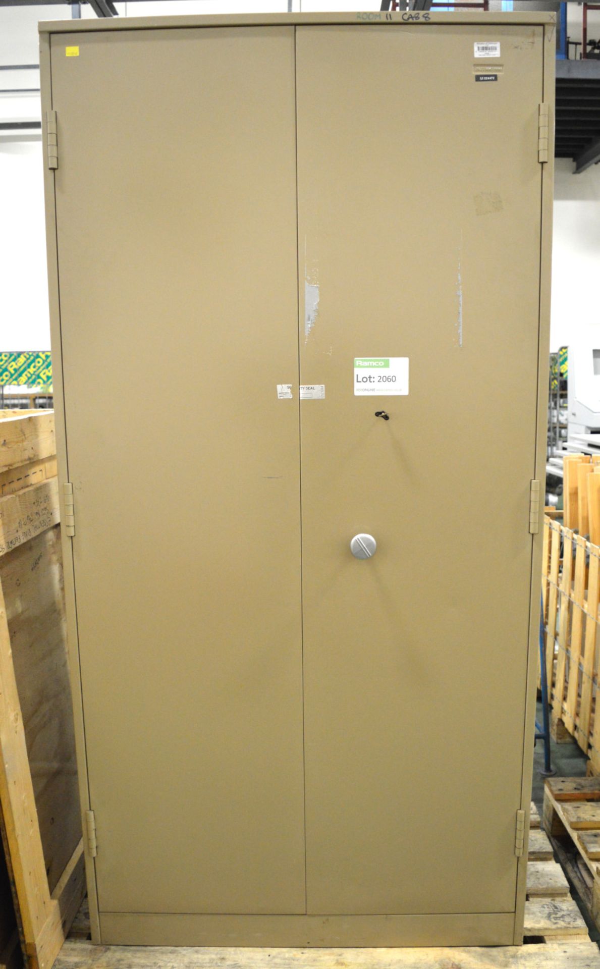 High Security Locker with 4 Adjustable Shelves - 2 keys - 920mm wide x 450mm deep x 1830mm