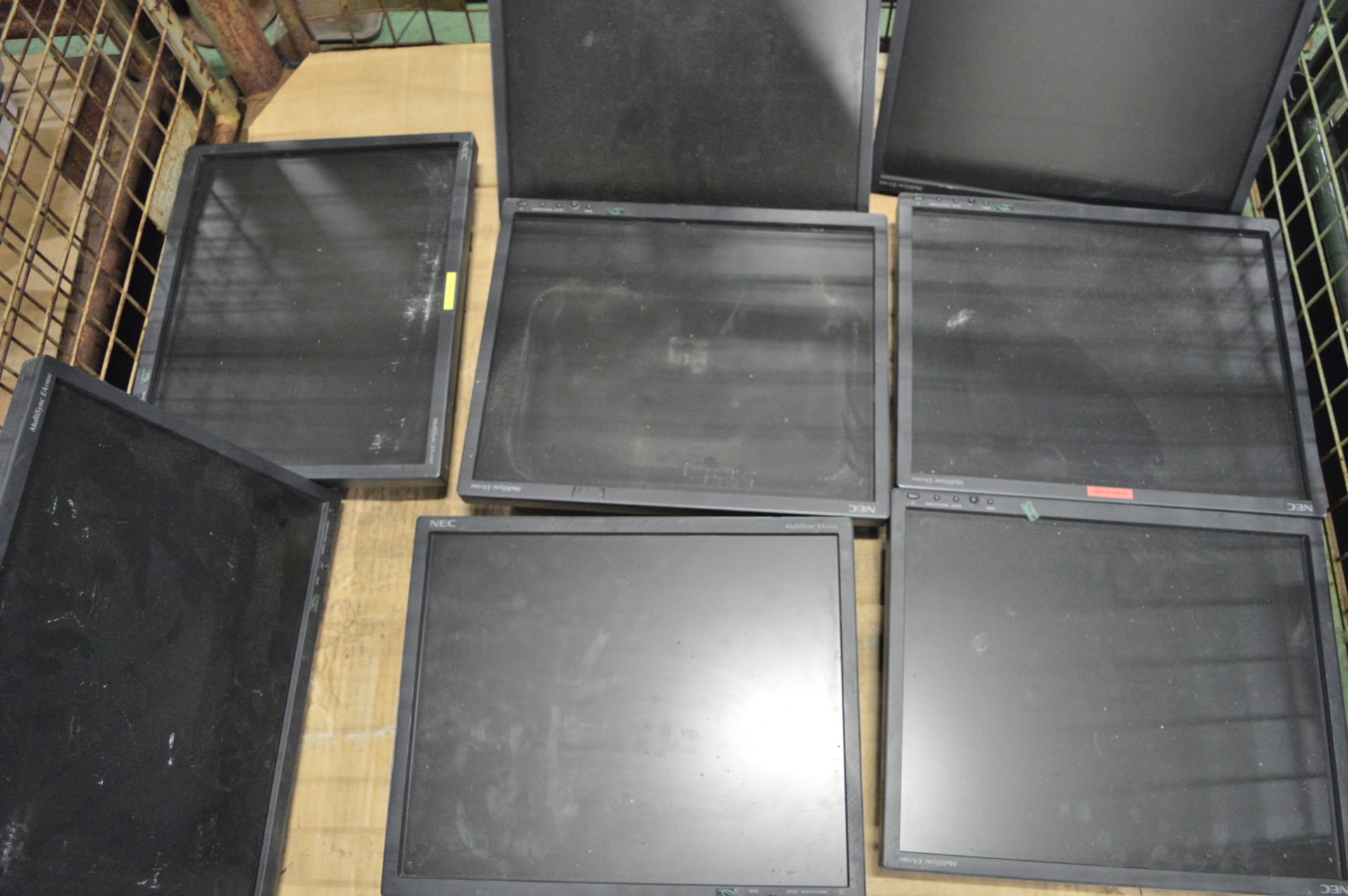 8x 19" Flat Screen Monitors. - Image 2 of 2