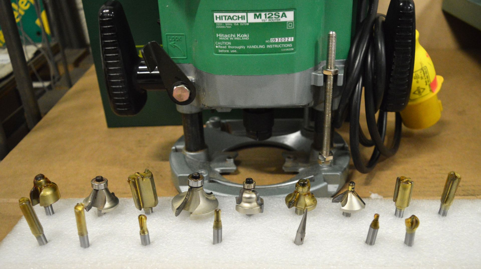 Hitachi Router - M12SA - 110V 50 Hz 15A - 16x TCT Cutters. - Bild 2 aus 2