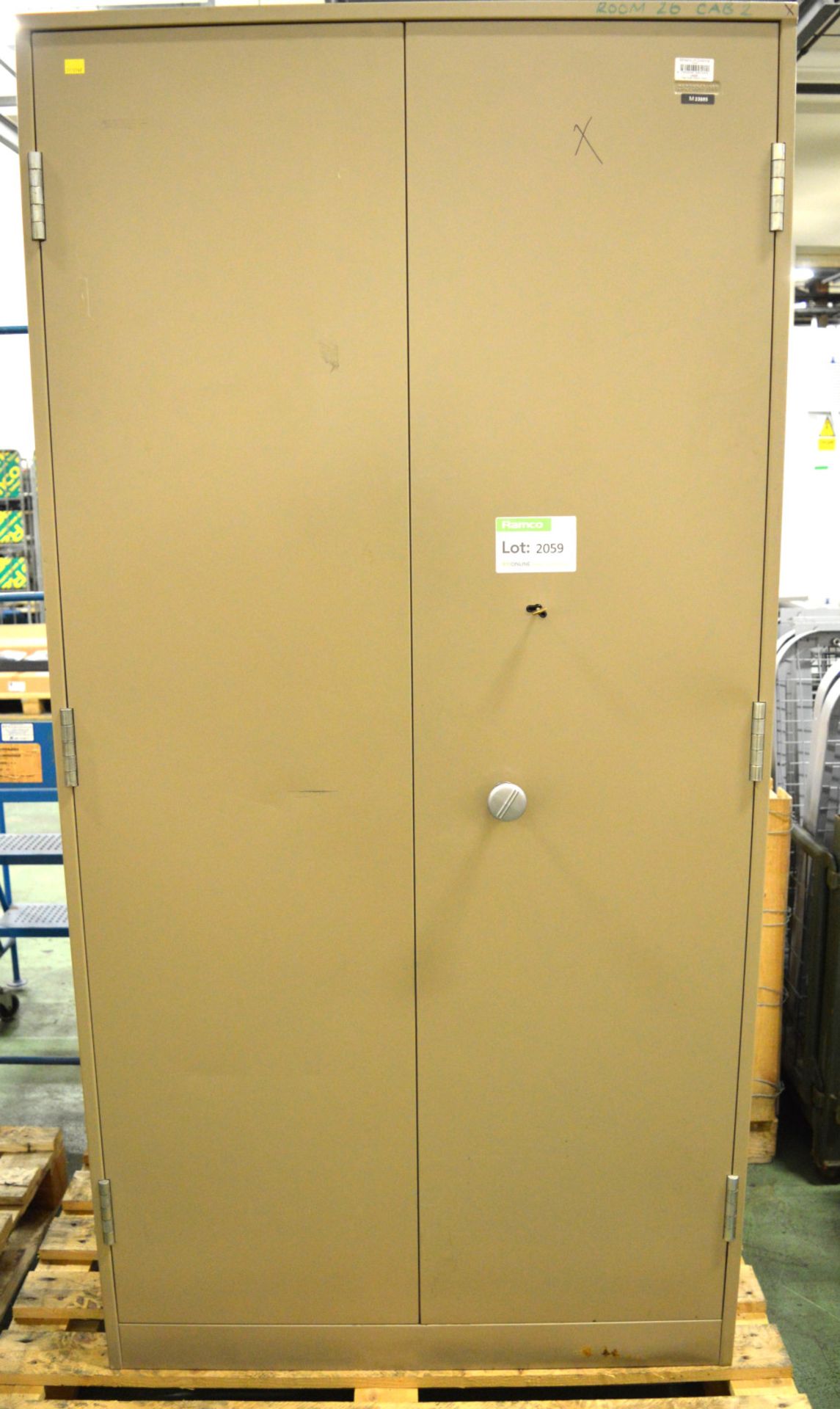 High Security Locker with 4 Adjustable Shelves - 2 keys - 920mm wide x 450mm deep x 1830mm