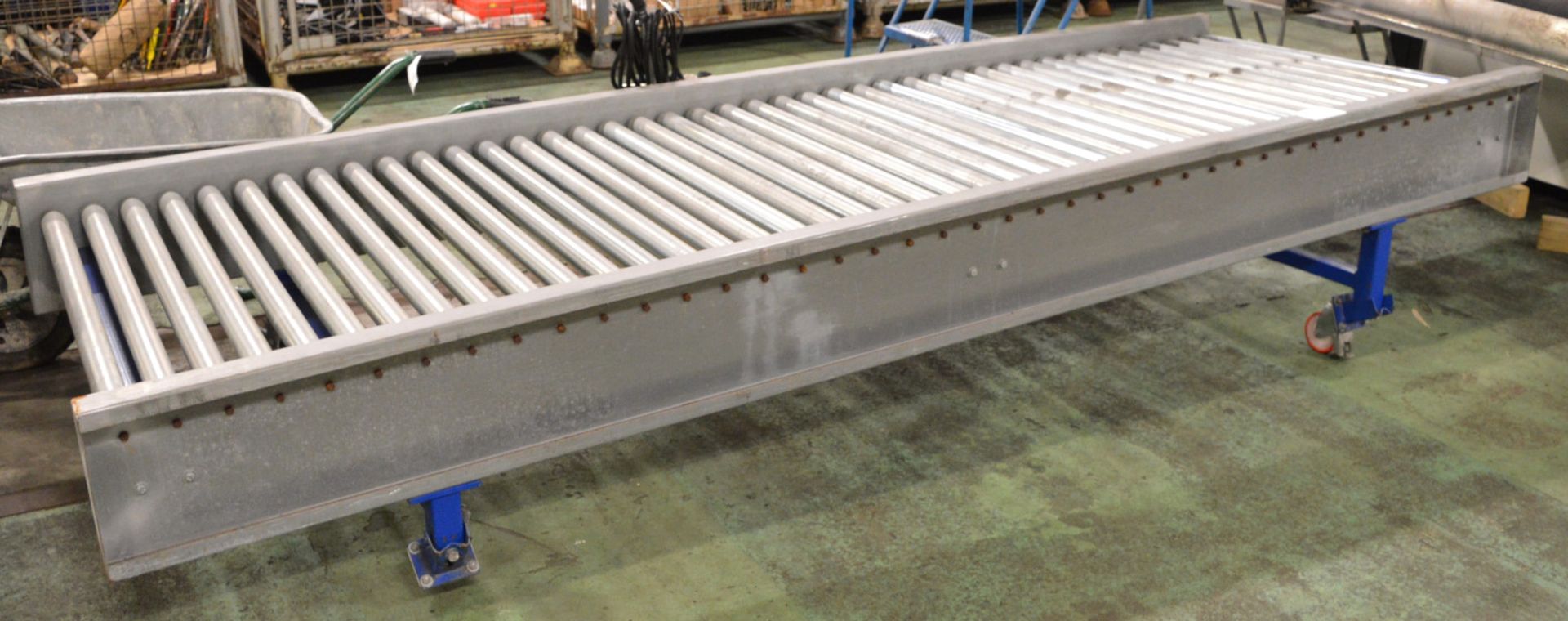 Roller Loading Ramp - 3.2m long x 1.1m wide - Legs require attention.