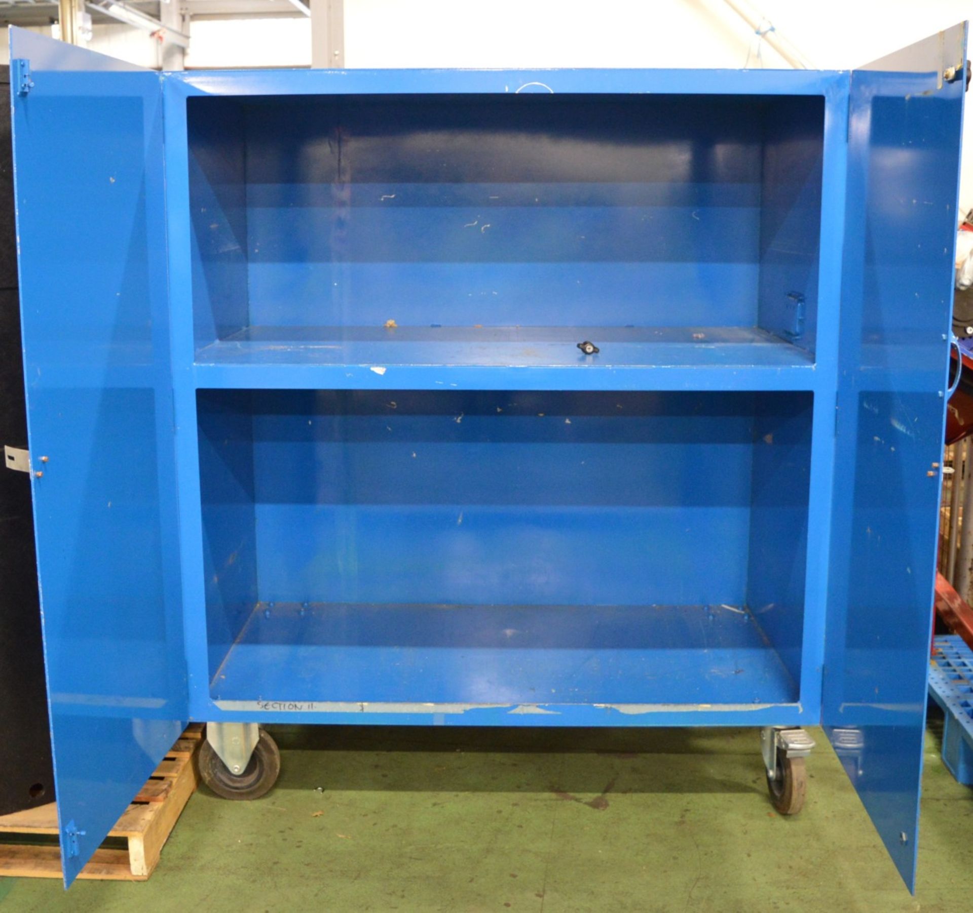 Carry Case on Wheels 900mm x 670mm x 600mm. - Image 2 of 2