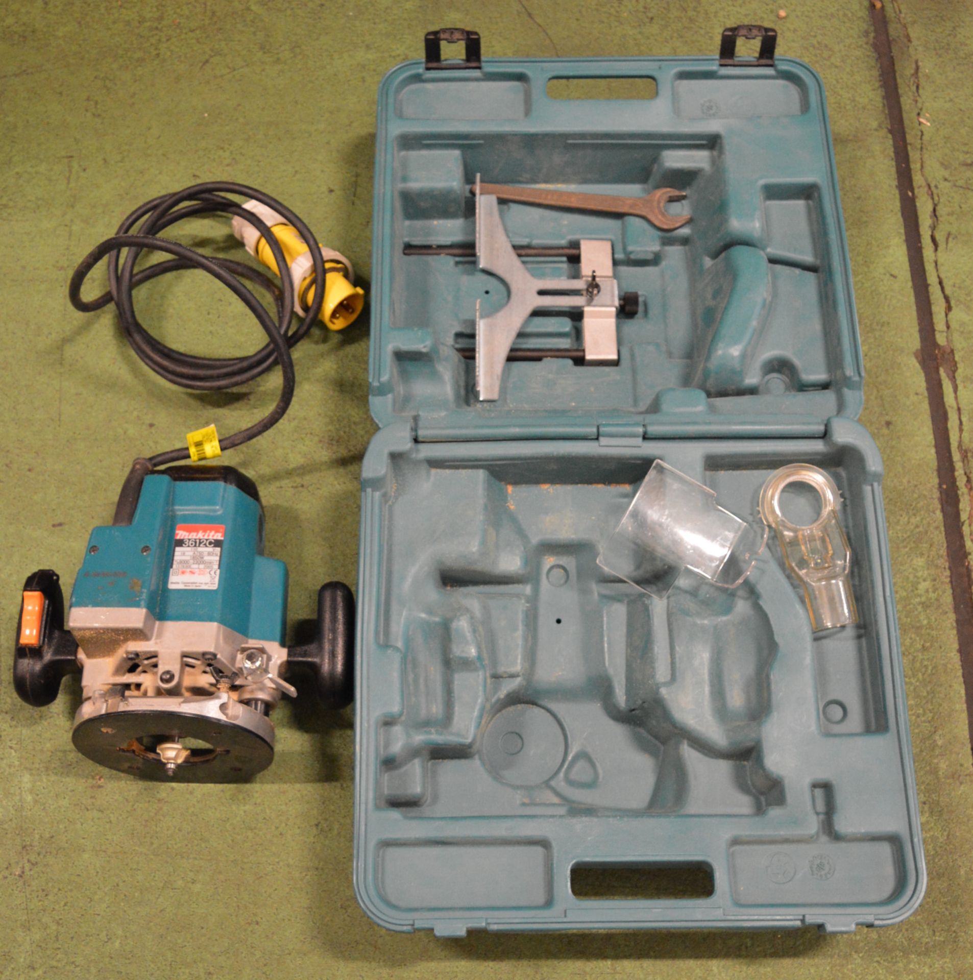 Makita Router 3612C 1850W 110V - With one TCT Cutter.