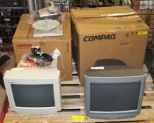 2x Compaq CRT Monitors - V50 & 7500