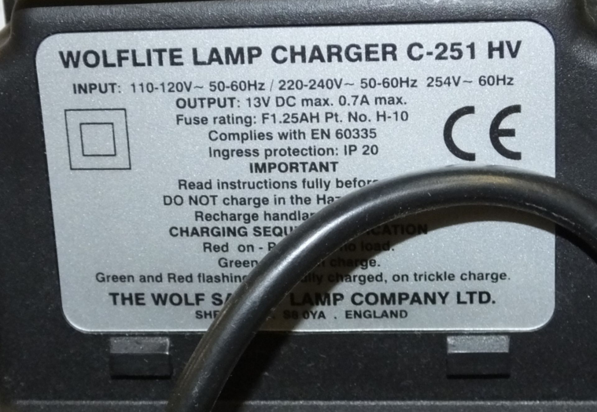 Wolf H251A heavy duty torch & charger with wall mount - Image 3 of 3