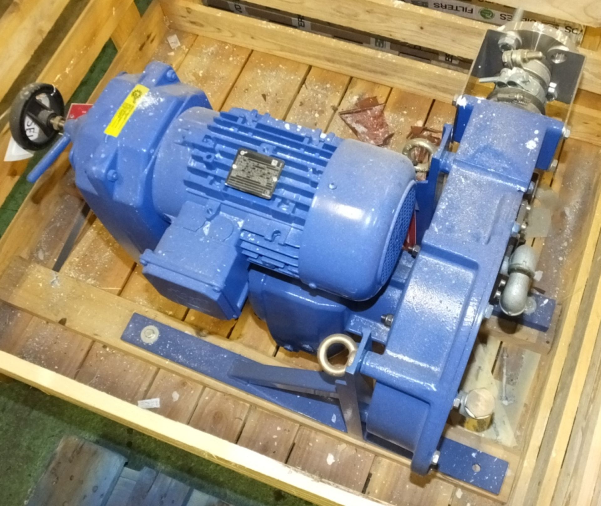 Motor & Pump assembly - SK100LA - Image 3 of 3