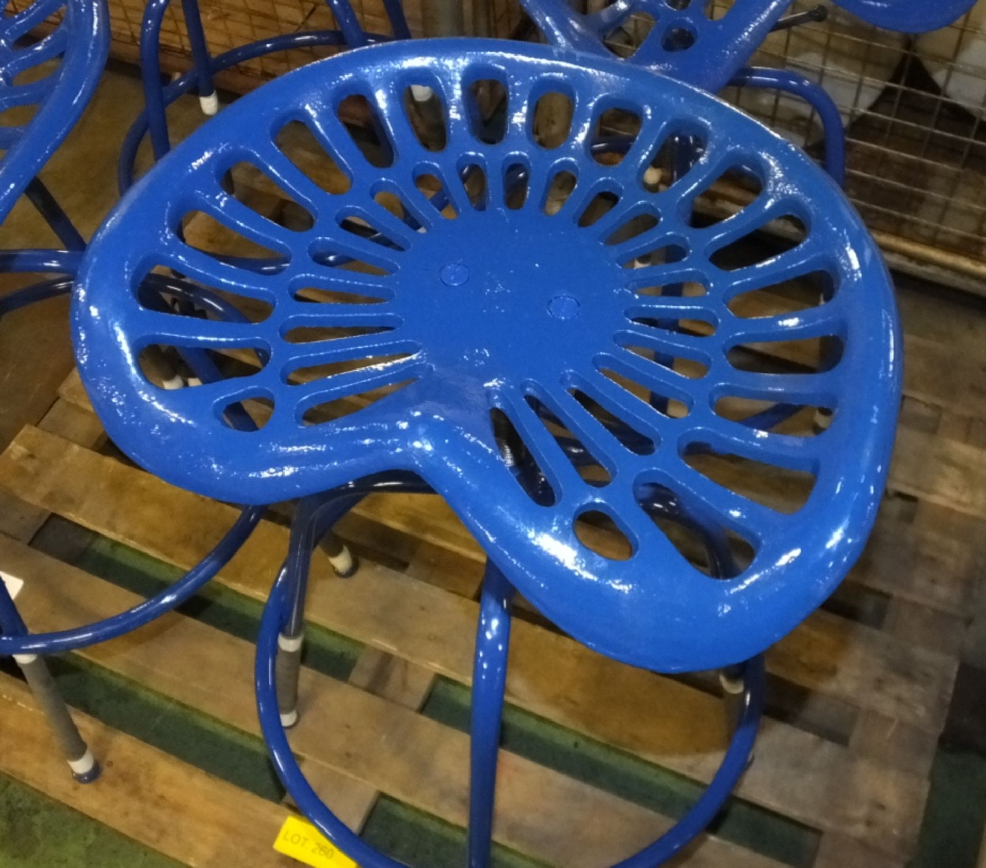 4x Cast screw height tractor seat style chairs - Image 2 of 3