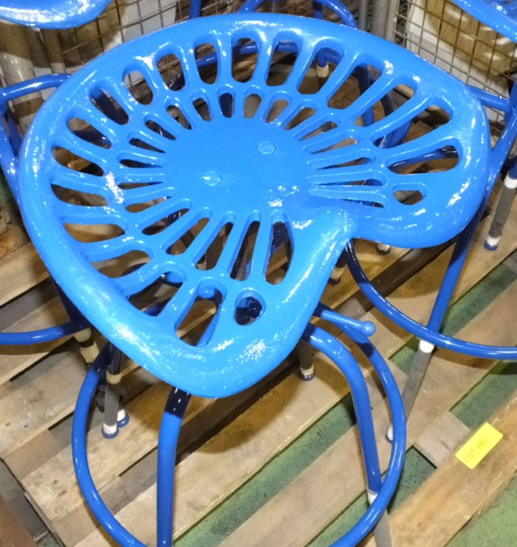 4x Cast screw height tractor seat style chairs - Image 3 of 3