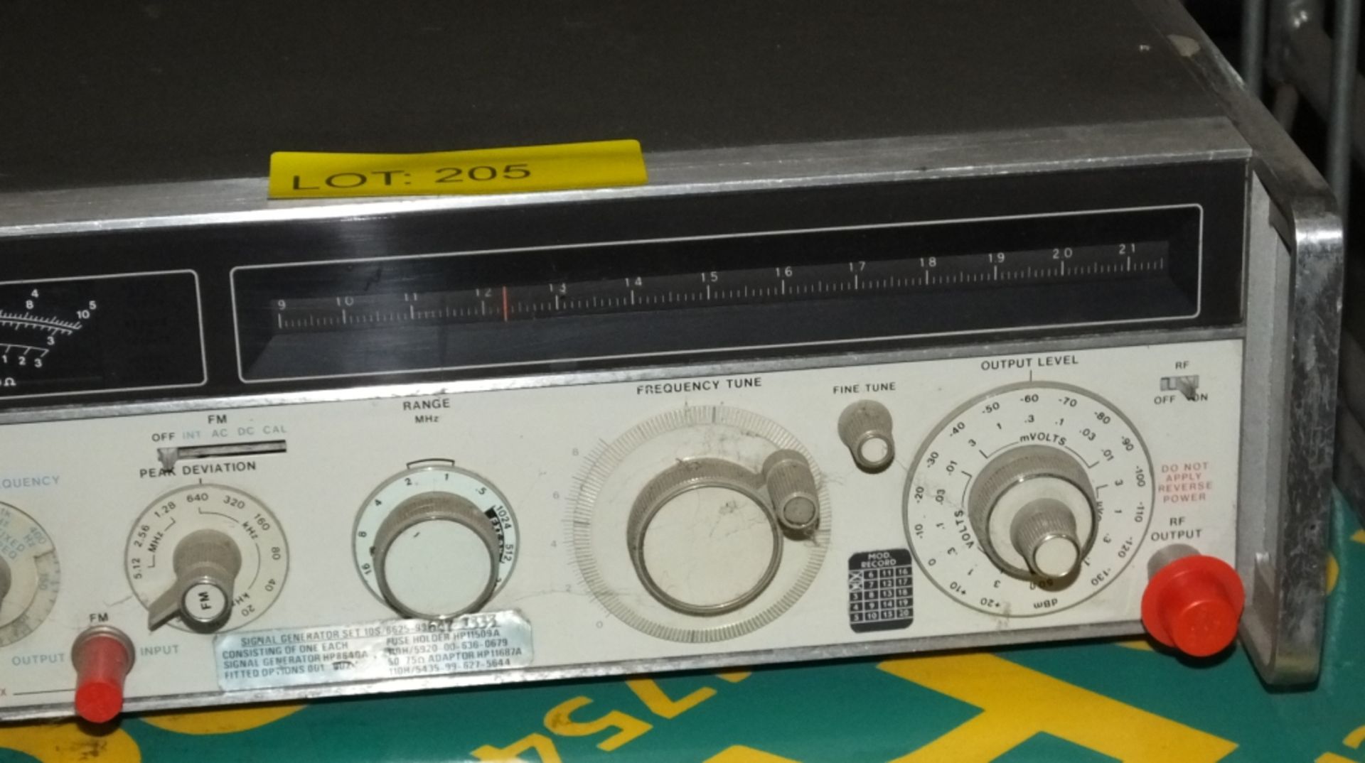 Hp 8640A Signal generator - Image 3 of 3