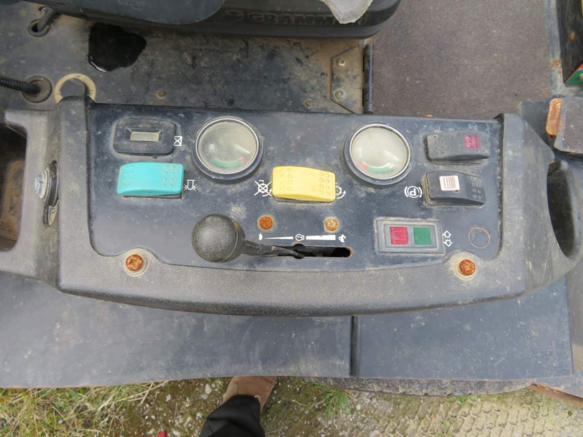 2009 Ransomes HR 3300T Out Front Cutting Deck Mower - FX09 ABF - Image 9 of 16