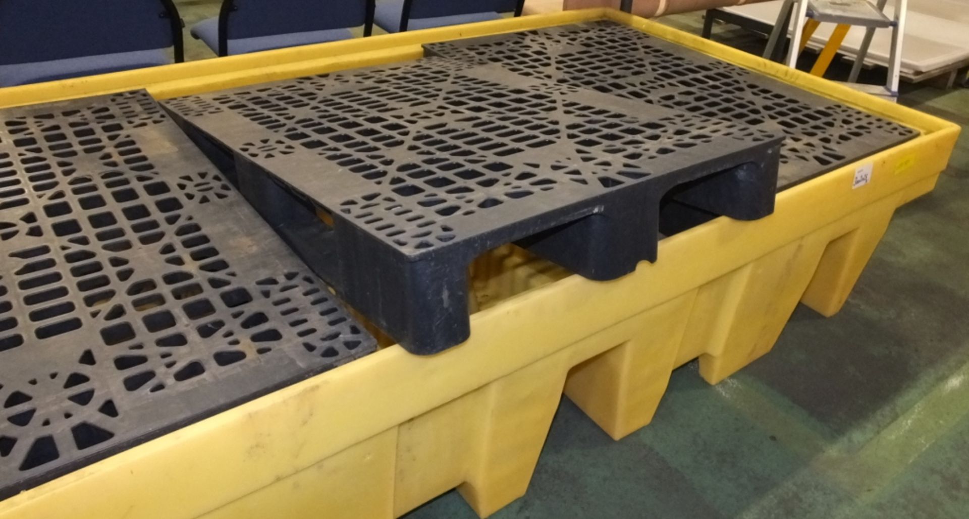 Large Industrial chemical spill tray with removable top sections - 2550 x 1350 x 520 - Image 4 of 4