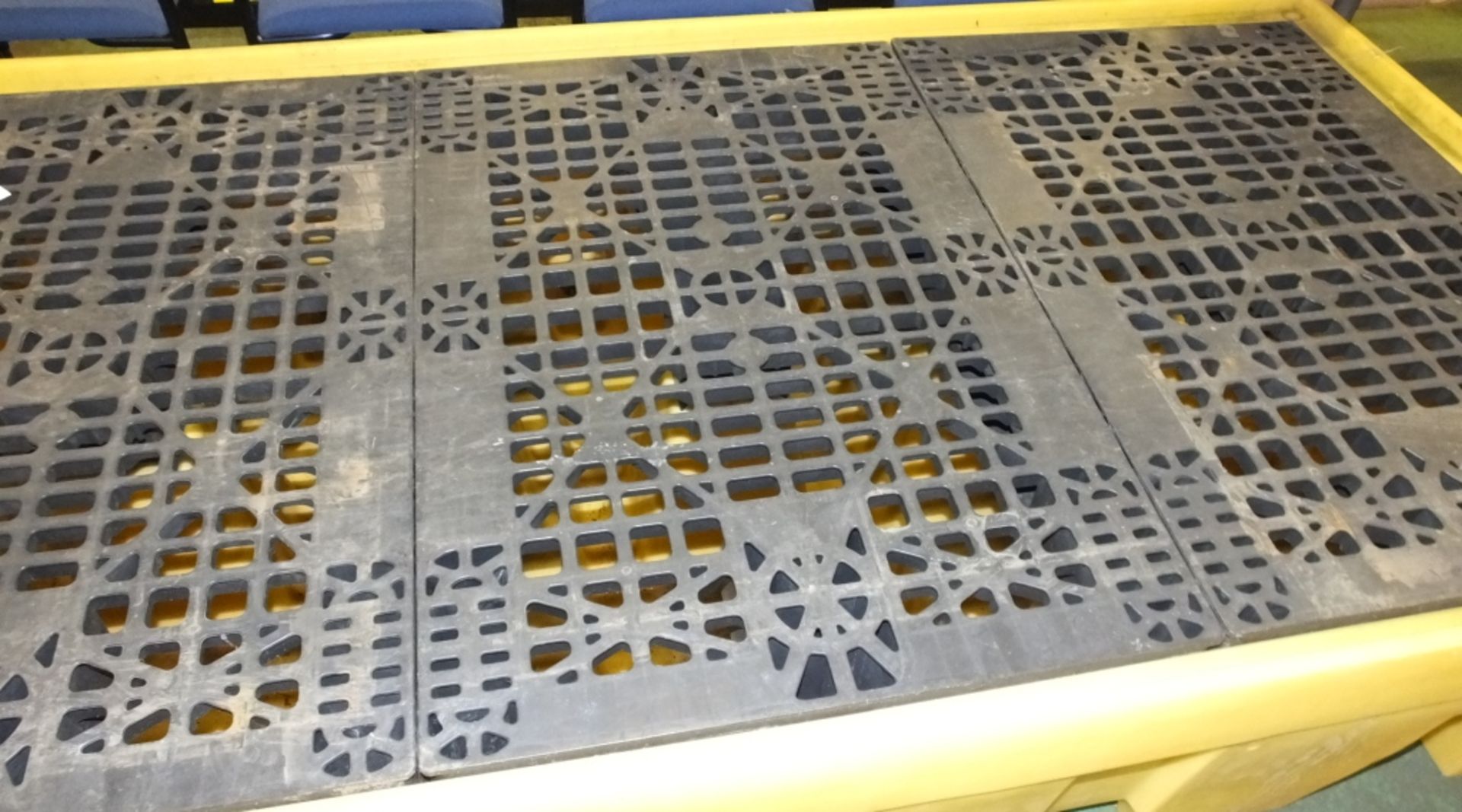 Large Industrial chemical spill tray with removable top sections - 2550 x 1350 x 520 - Image 2 of 4