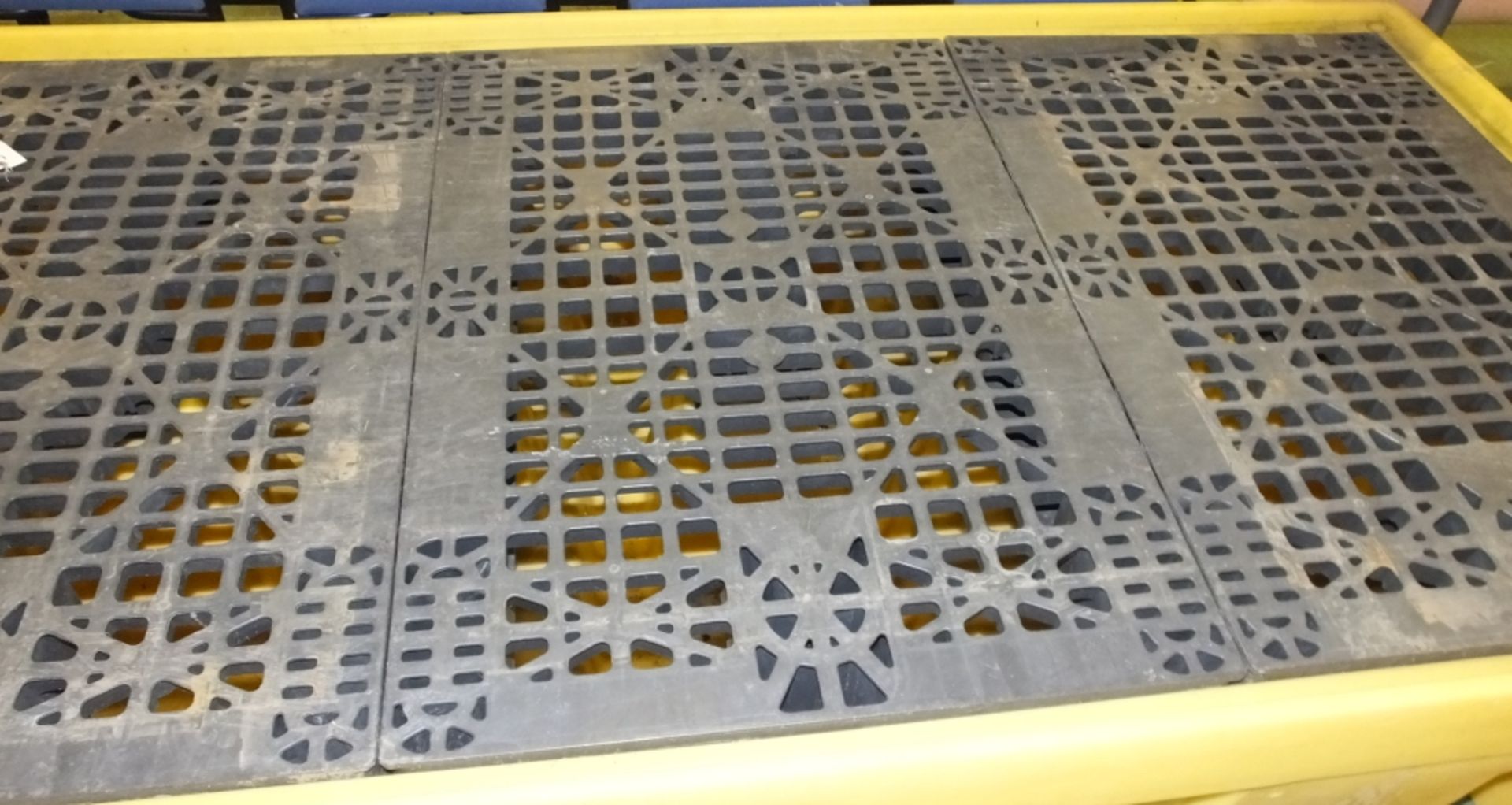 Large Industrial chemical spill tray with removable top sections - 2550 x 1350 x 520 - Image 3 of 4