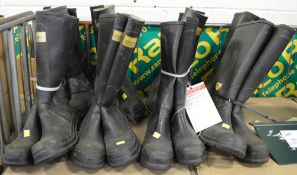 8x Pairs Rubber Fire Boots.