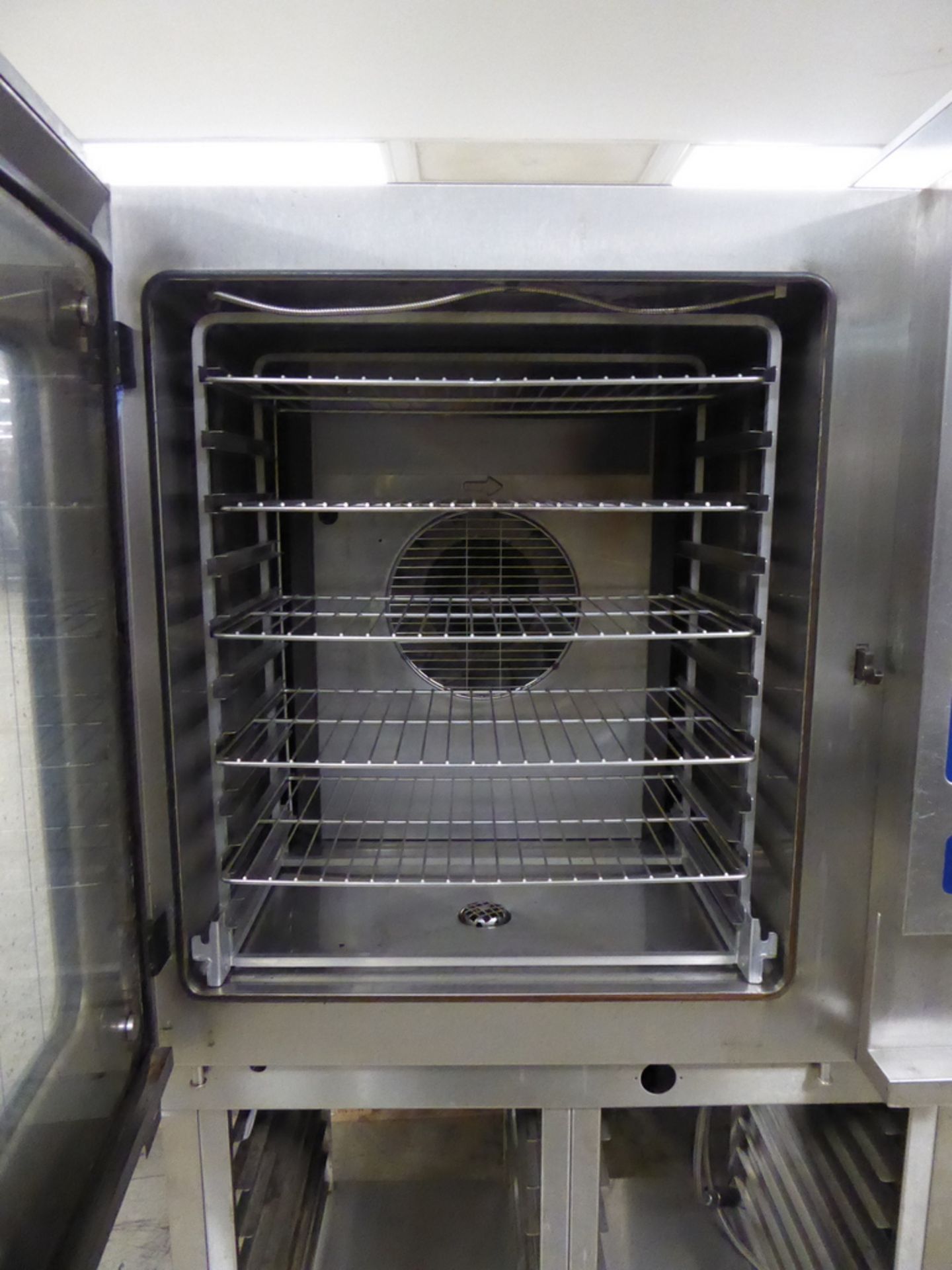 Hobart CSD1013G 10 Shelve Combi Oven On Stand, 33KW, 230-240V 50-60HZ Single Phase 90 x 82 - Image 6 of 7