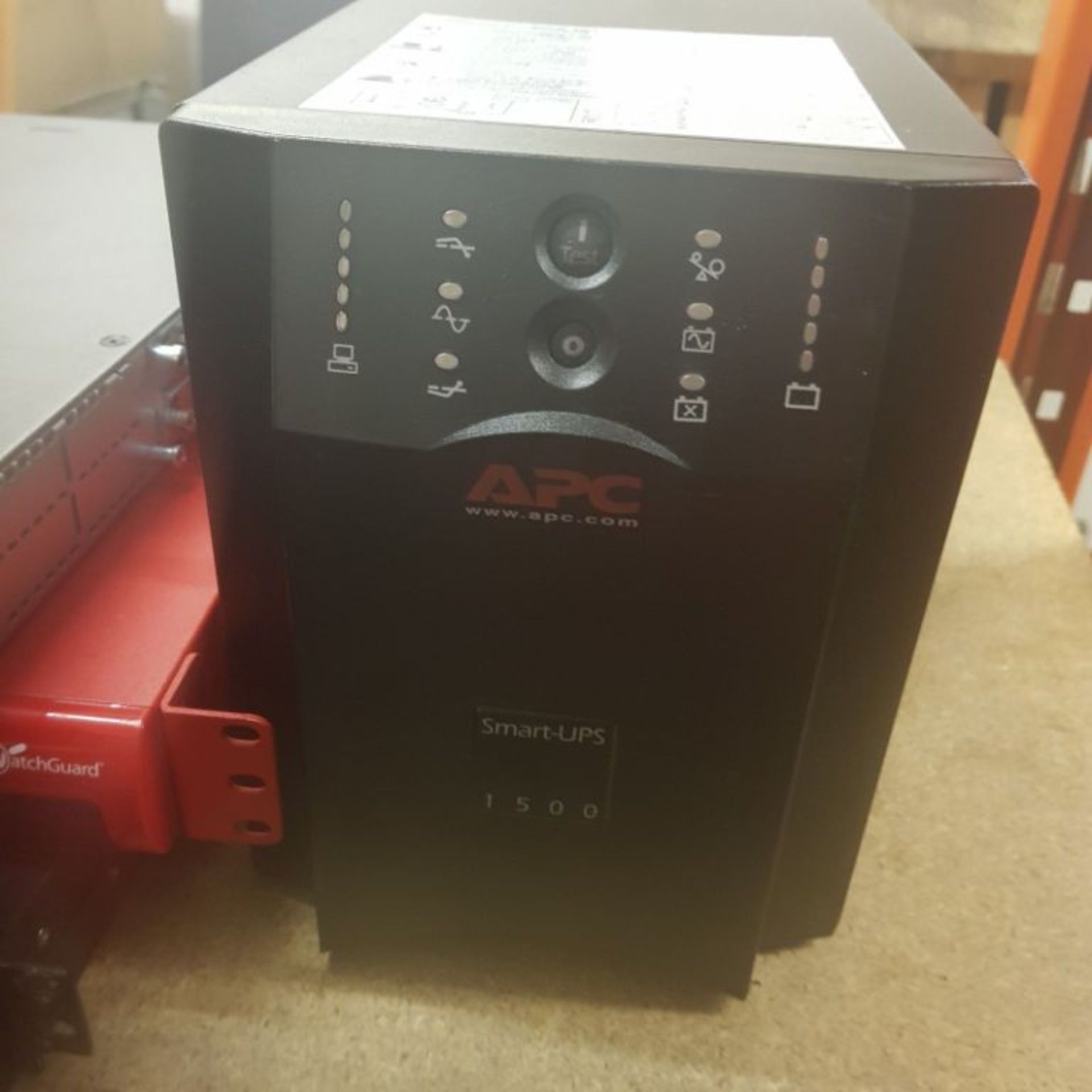 APC SMART-UPS 1500VA LCD 230V TOWER Line Interactive Tower UPS - 1.5KVA 8xC13 Outputs C14 - Bild 9 aus 9