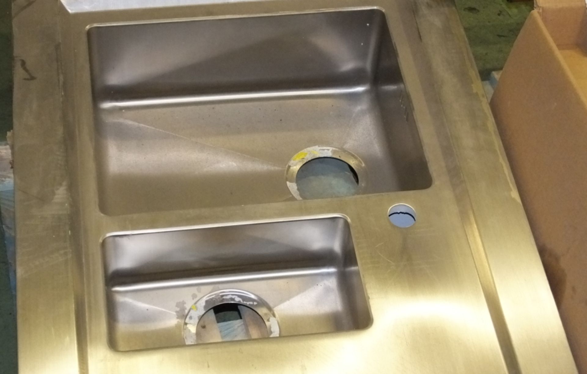Stainless sink unit with centre drainer - 1000 x 620 - Image 2 of 2