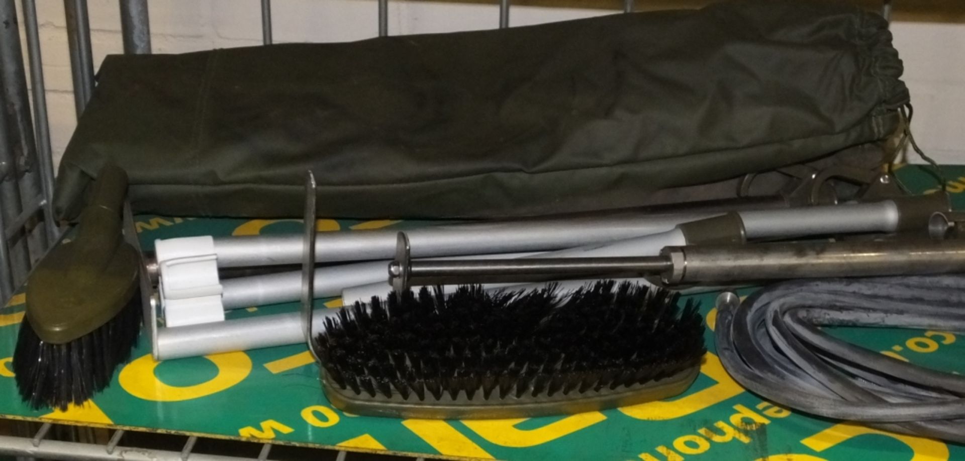 2 brush head cleaning kit with carry bag - Image 2 of 3