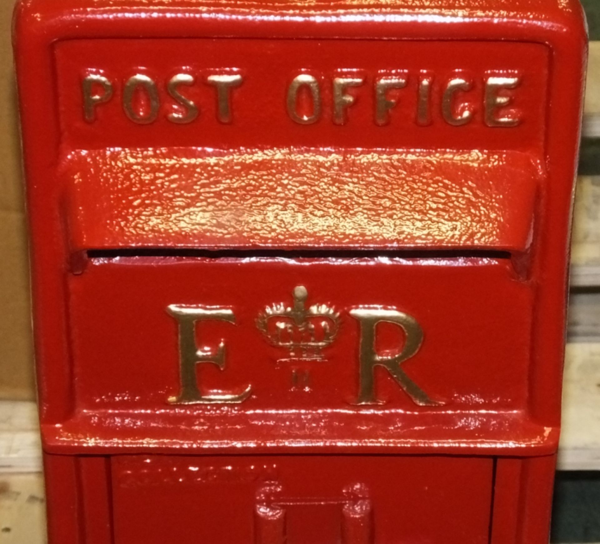 Postbox "Red" - lockable with keys - Image 2 of 4