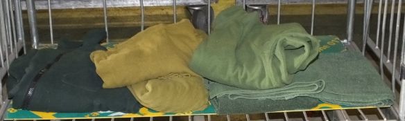 Green fleeces, green towels - check listing