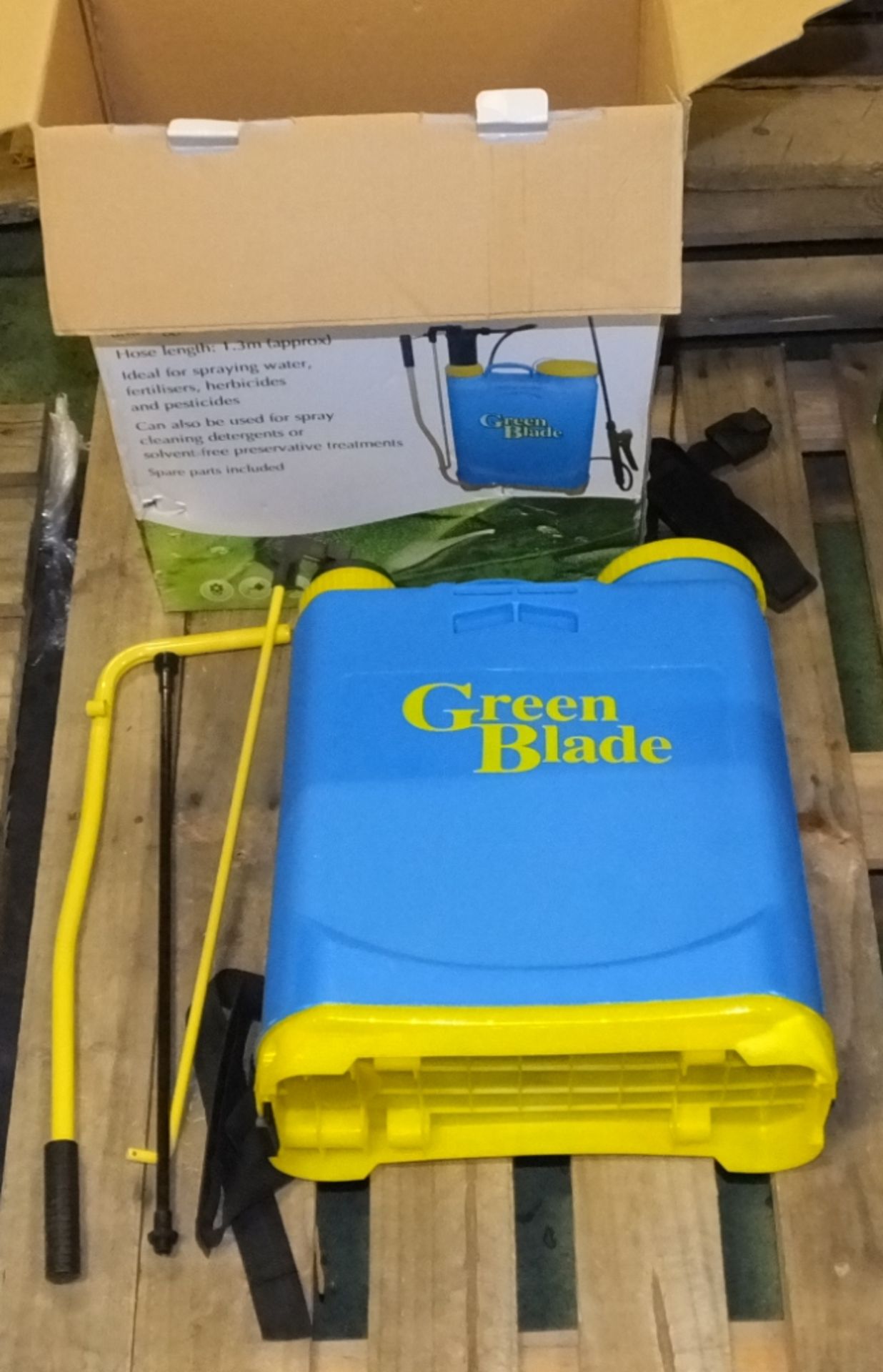 Green Blade 20 Litre Knapsack Sprayer with spares