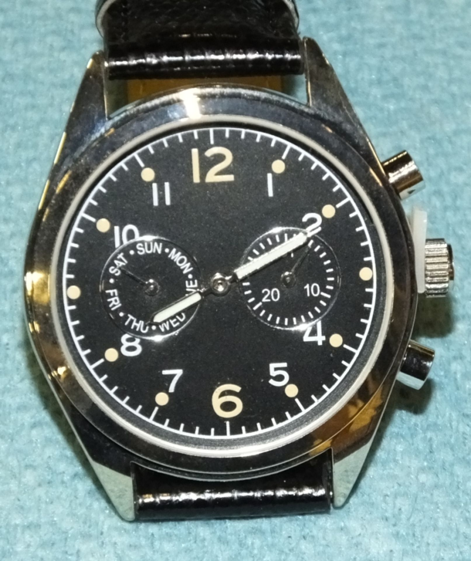"REPRODUCTION" Eaglemoss Collection 1950's British RAF multifunction watch - Quartz moveme