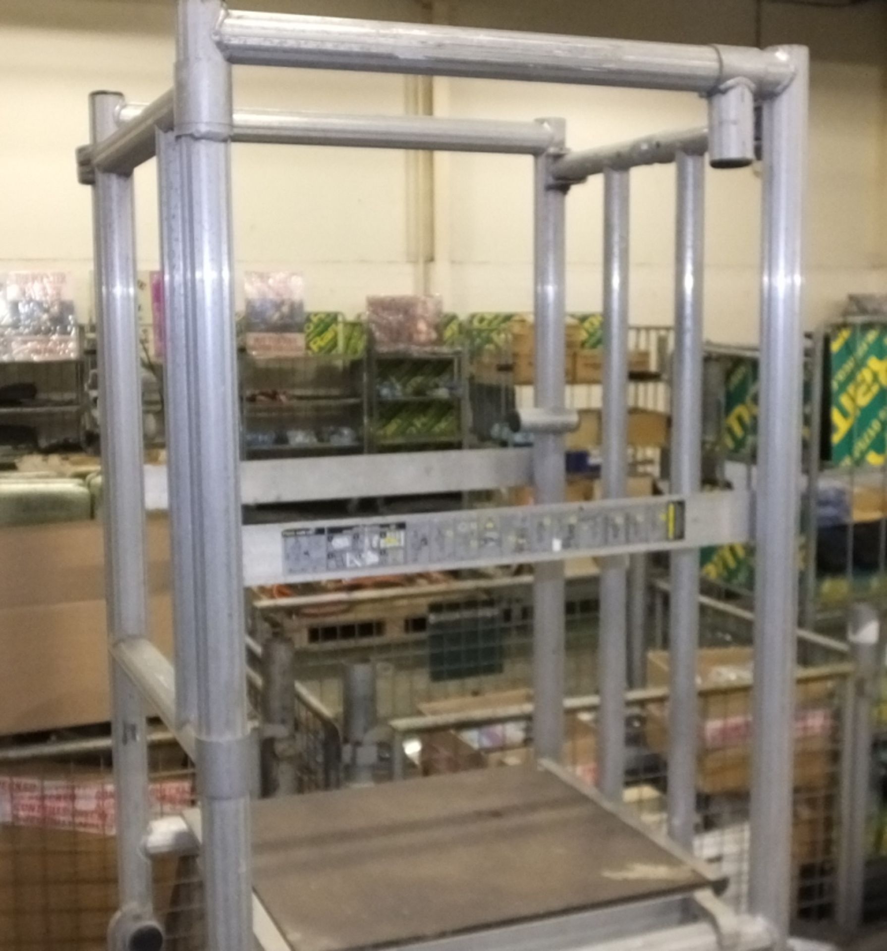 Youngs P1000 Adjustable Height Platform - Image 4 of 4