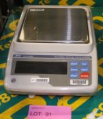 AND GX-2000 laboratory digital scales