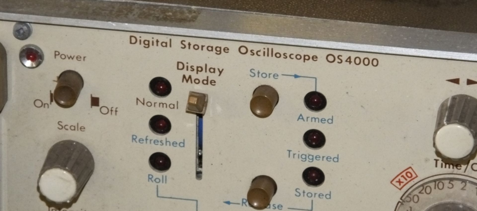 Gould Digital Storage Oscillocope OS4000 - Image 3 of 5